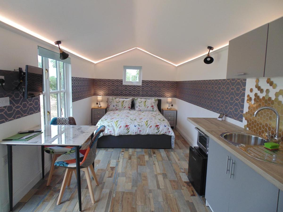 The Cabin Pakenham Luaran gambar