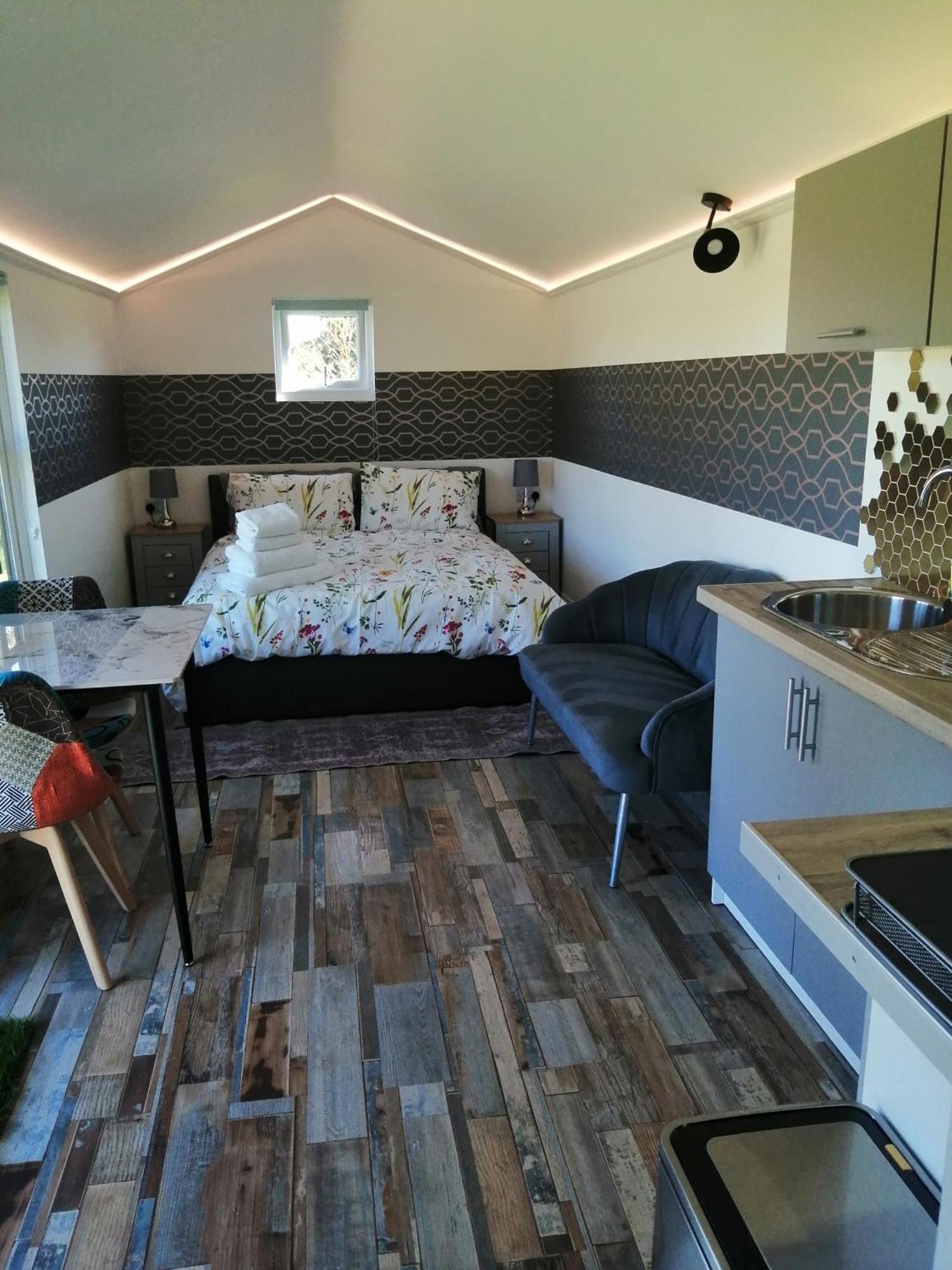 The Cabin Pakenham Luaran gambar